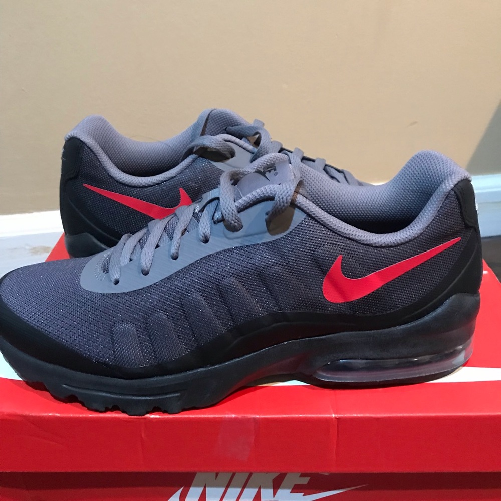 Men’s Nike, Size 9.5